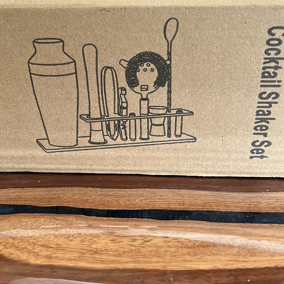 Cocktail Shaker Set - Picture 2 of 2
